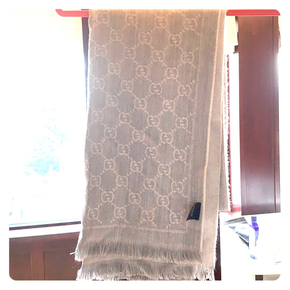 Gucci scarf